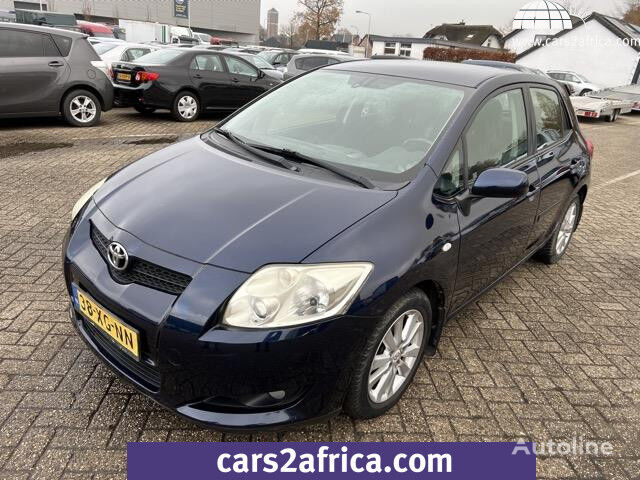 хэтчбек Toyota Auris 1.6-16V Luna Business