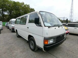 пассажирский микроавтобус Nissan CARAVAN VAN