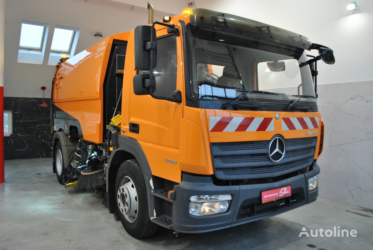 Купить уборочную машину Mercedes-Benz Atego 1524 Zamiatarka Kehrmaschine  Schmidt Euro 6 PM10 Польша Sierakowice, YF37379