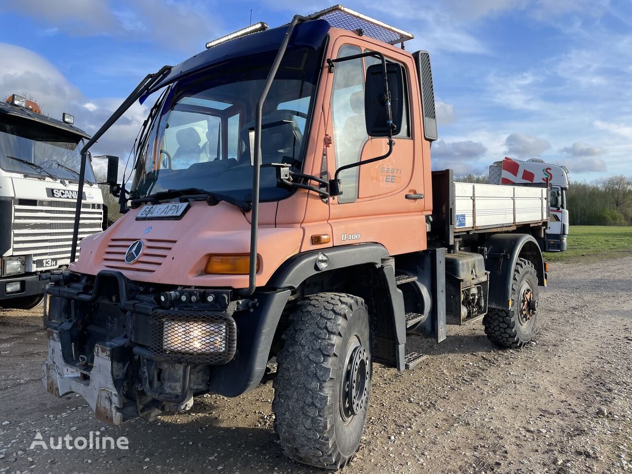 универсальная коммунальная машина Mercedes-Benz Unimog U400